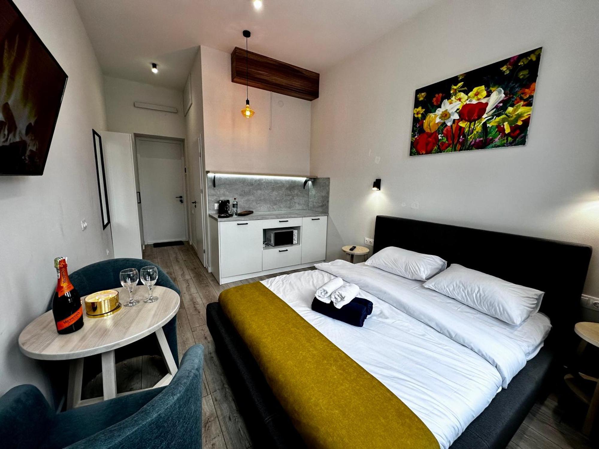 Hotel Gallery 21 Lviv Ngoại thất bức ảnh